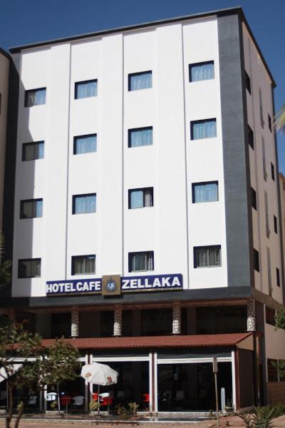 ZELLAKA hôtel&café Kourigha Kültér fotó